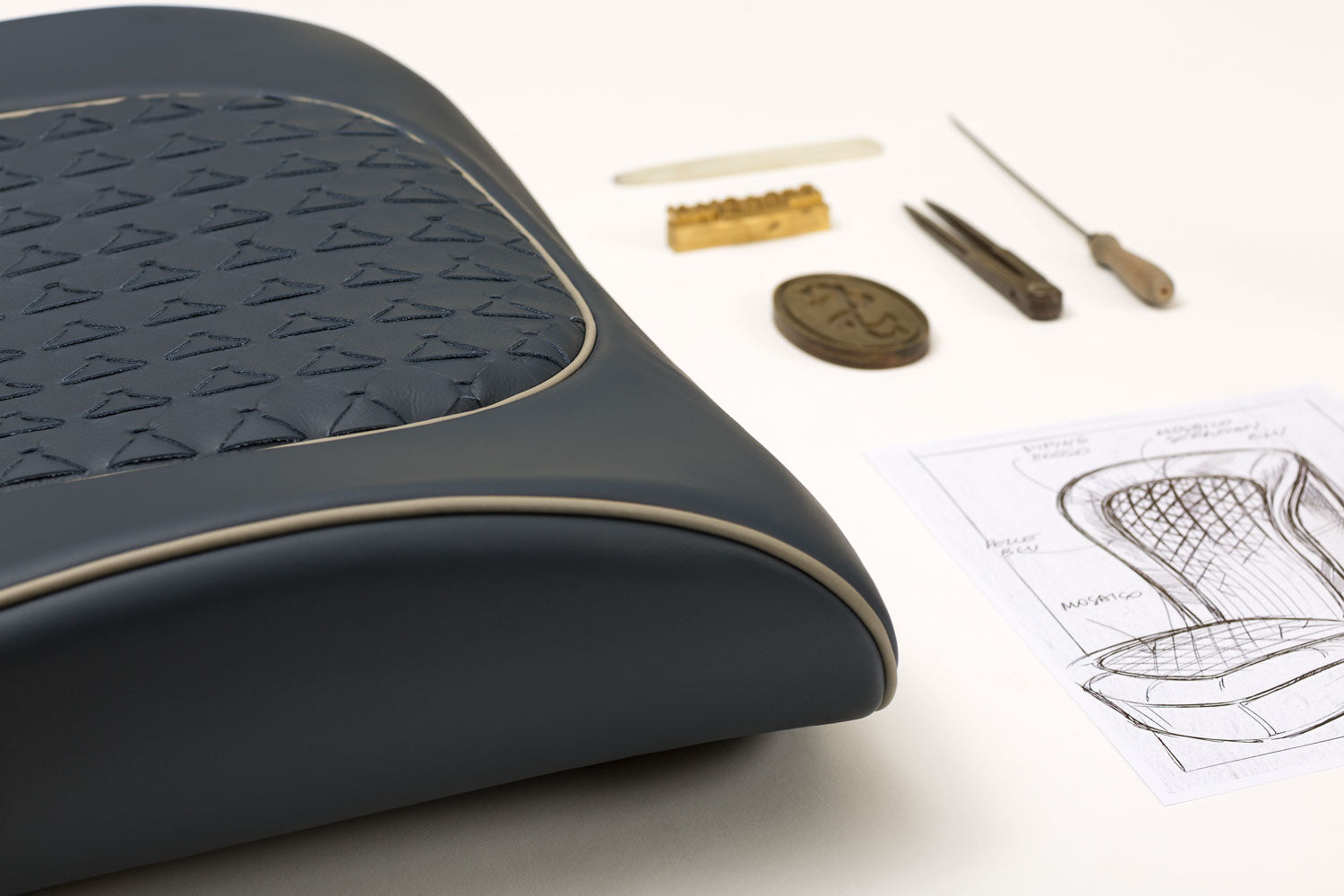 Mosaico craft car interiors seat detail - Serapian