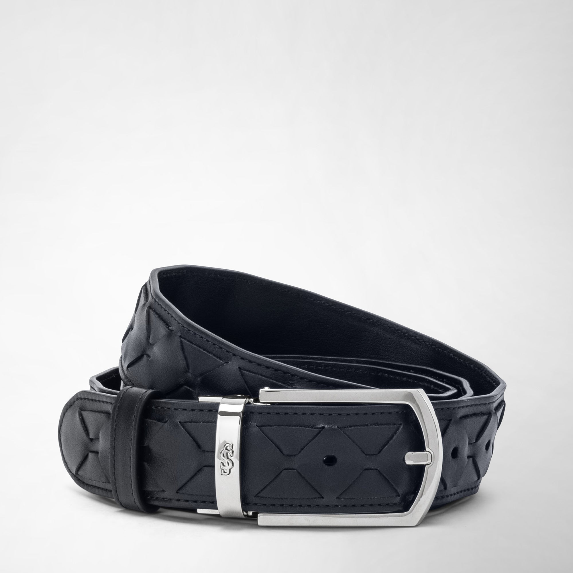 Front view: BELT IN MOSAICO in navy blue nappa leather with signature Mosaico weave, silver metal buckle, and fine craftsmanship.
